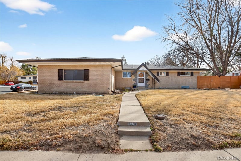 1880 Monaco Pw, Denver, CO 80224