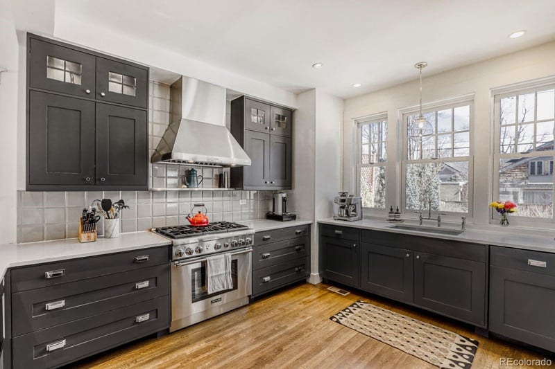 2260 Bellaire St, Denver, CO 80207