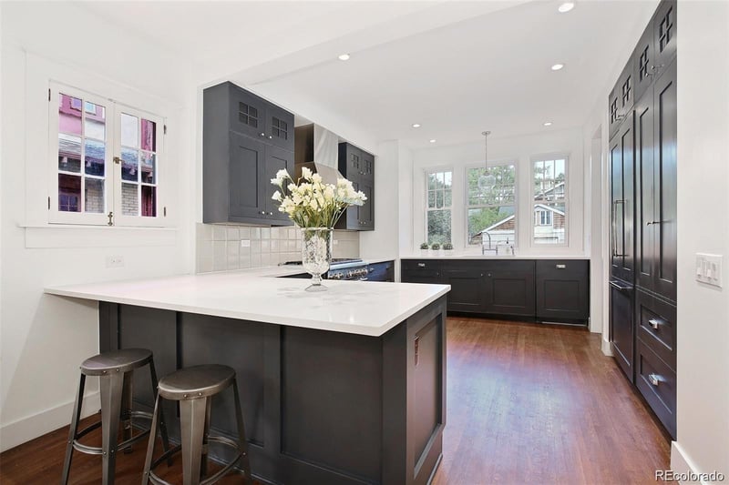 2260 Bellaire St, Denver, CO 80207