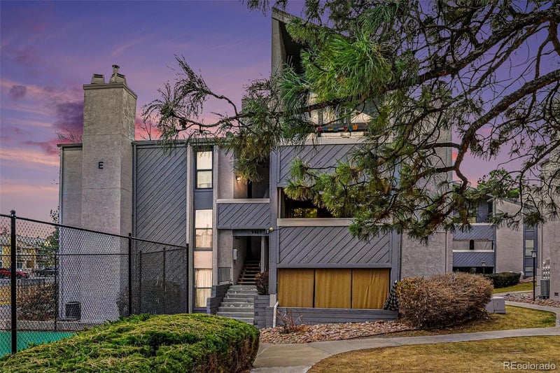 9867 Peakview Ave #E06, Englewood, CO 80111