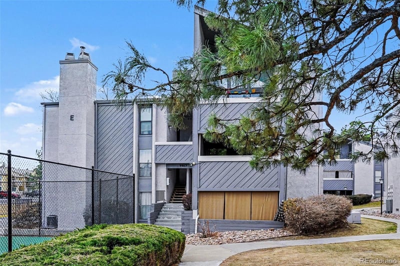 9867 Peakview Ave #E06, Englewood, CO 80111