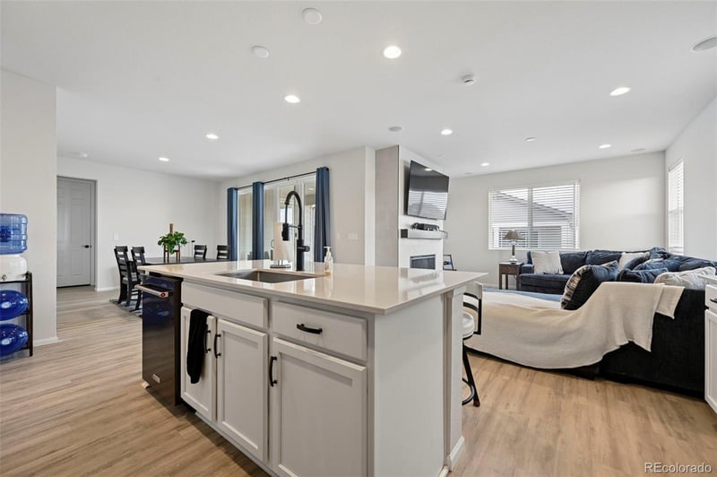 3964 Haleyville , Aurora, CO 80019