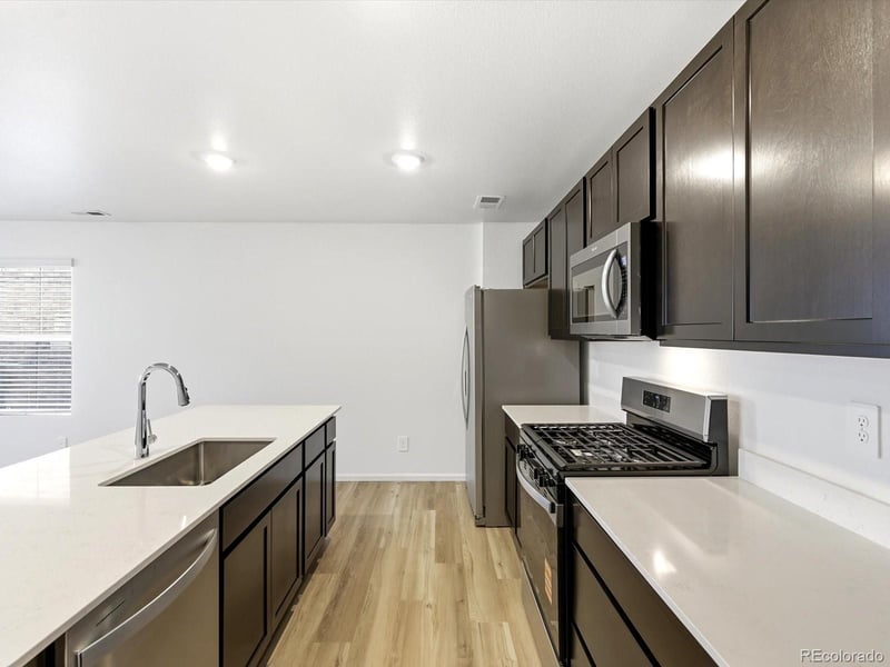 6527 Nepal St, Aurora, CO 80019