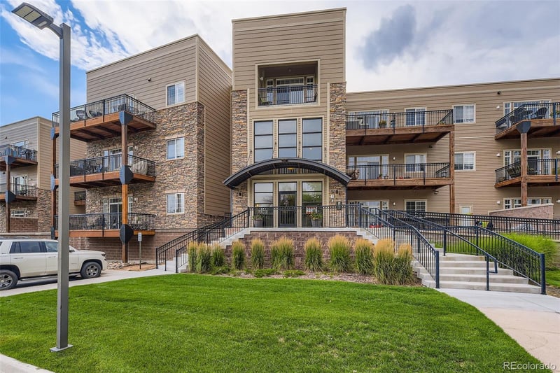 6000 W Floyd Ave #104, Denver, CO 80227