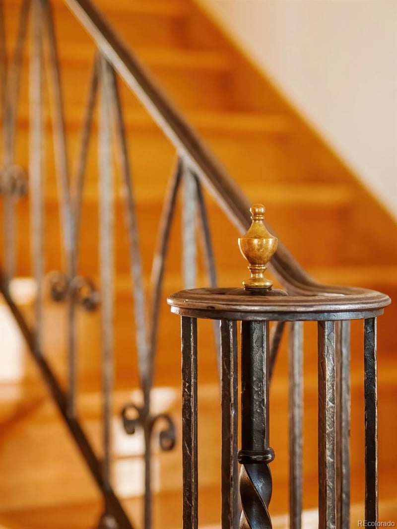 370 Ivy St, Denver, CO 80220