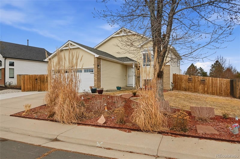 17457 Bellewood Cir, Aurora, CO 80015