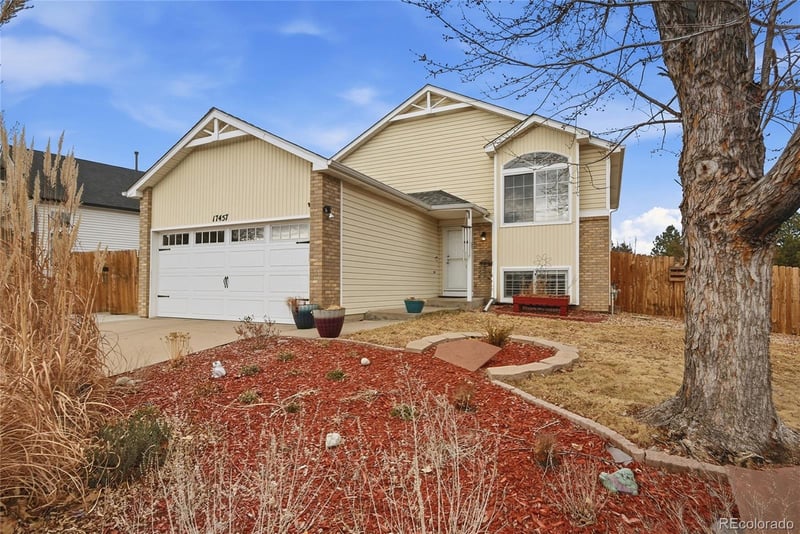 17457 Bellewood Cir, Aurora, CO 80015