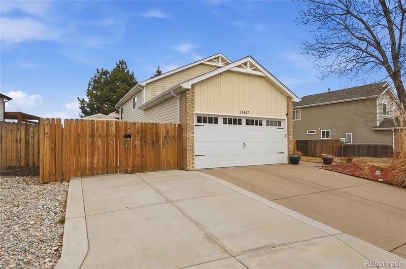 17457 Bellewood Cir, Aurora, CO 80015