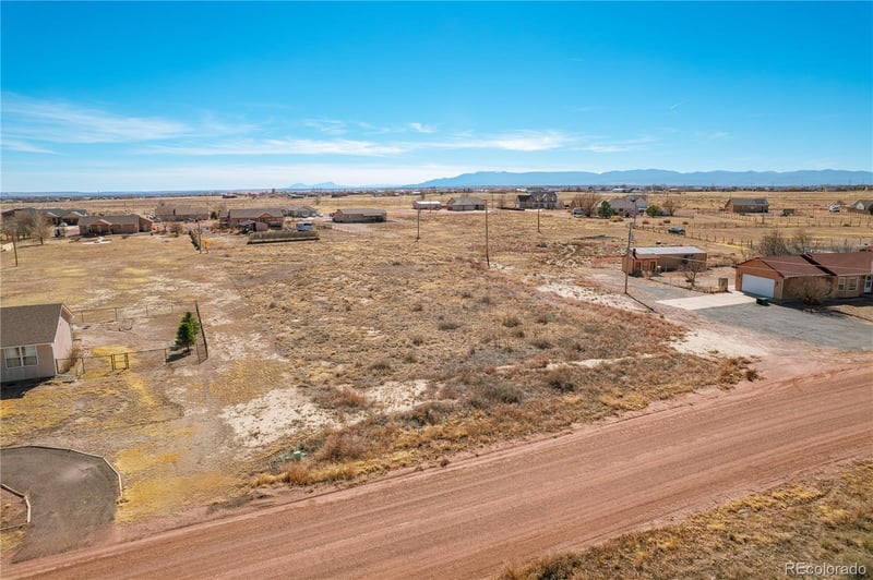 1464 Gem Dr, Pueblo, CO 81007