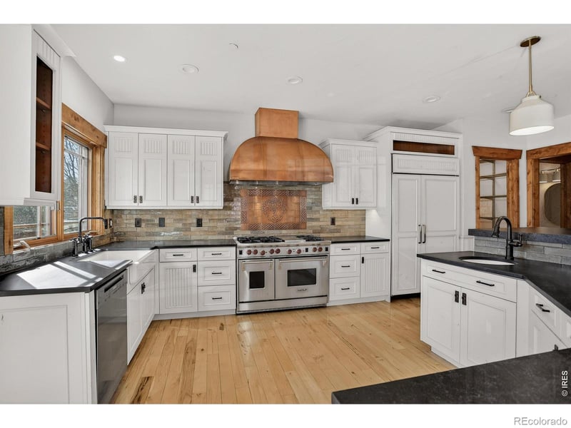 8652 Portico Ln, Longmont, CO 80503