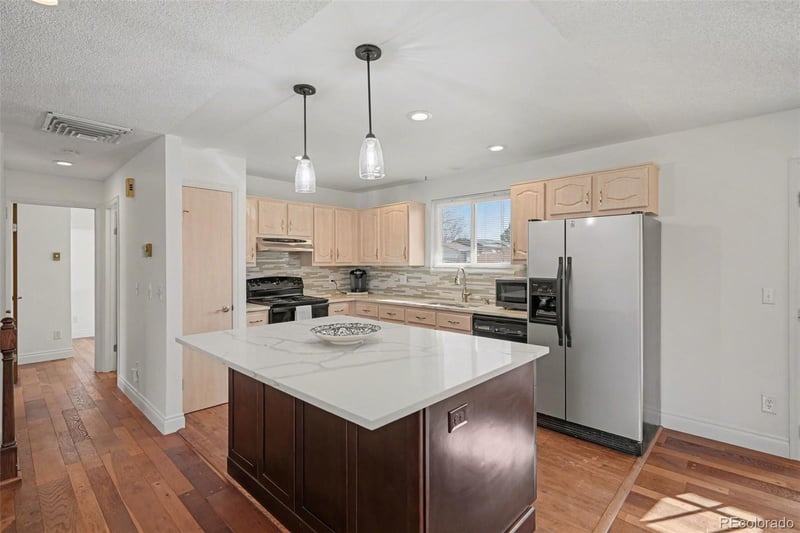 1354 Zeno St, Aurora, CO 80017