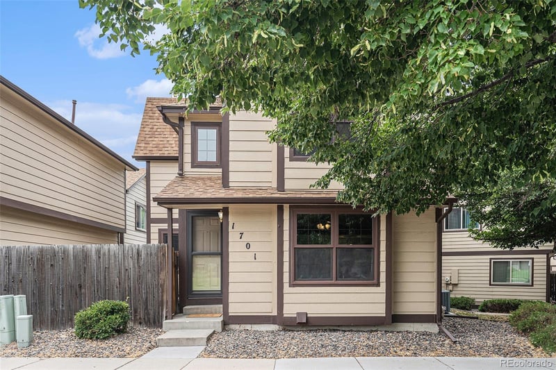 1701 Pitkin St, Aurora, CO 80017