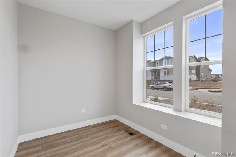 24207 53 Rd Dr, Aurora, CO 80019