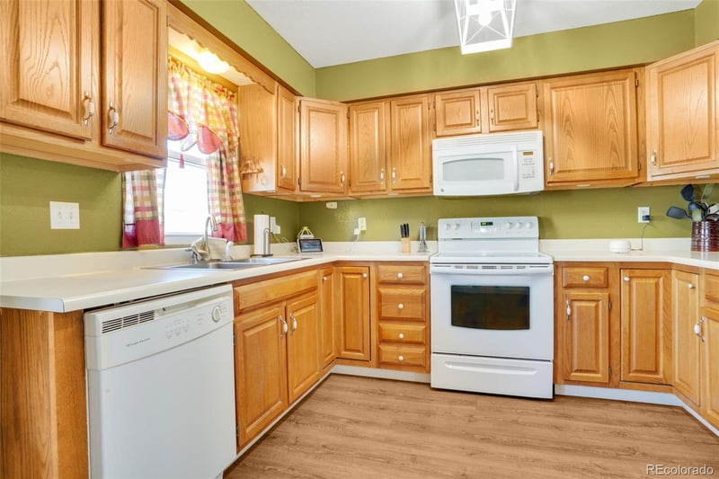 210 Elm St, Bennett, CO 80102