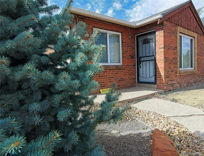 2501 Quebec St, Denver, CO 80207