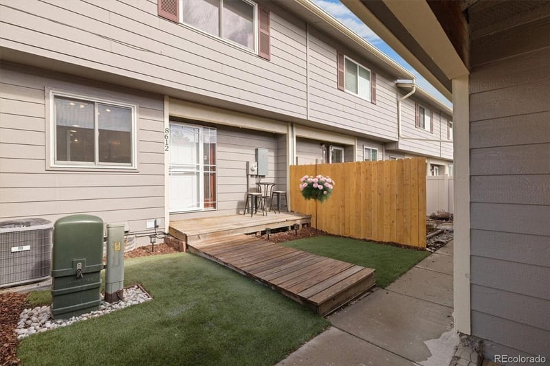 8612 Carr Loop, Arvada, CO 80005