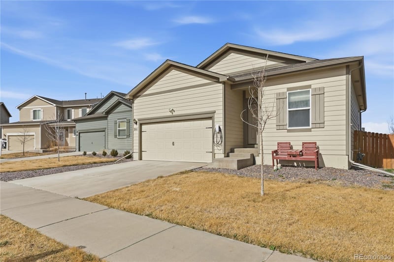 211 Clayton Ave, Keenesburg, CO 80643