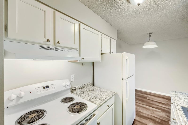 280 E Highline Cir #102, Centennial, CO 80122
