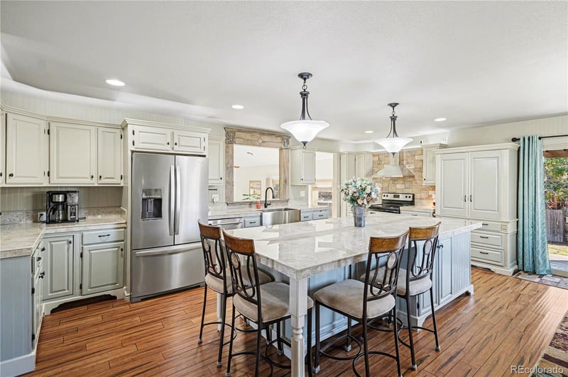 9166 Maplewood Ave, Littleton, CO 80123