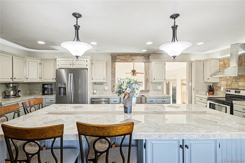 9166 Maplewood Ave, Littleton, CO 80123