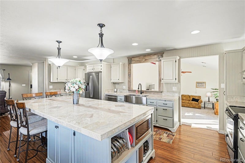 9166 Maplewood Ave, Littleton, CO 80123