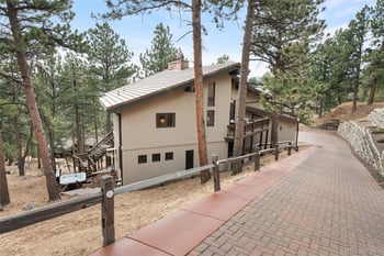 2736 Hiwan Dr, Evergreen, CO 80439