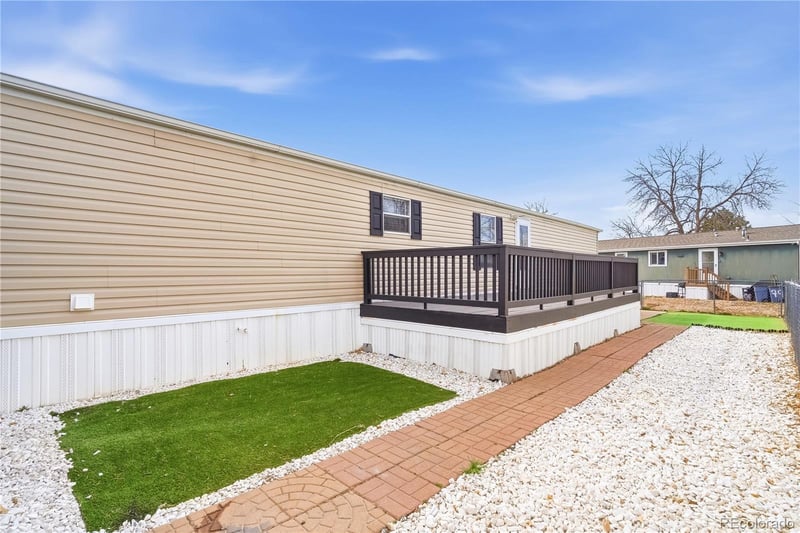 17553 17th Pl, Aurora, CO 80011
