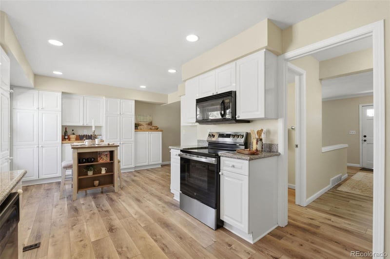 7353 Knolls Way, Centennial, CO 80122