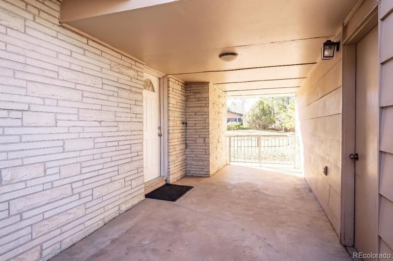 6040 Elmhurst Dr, Littleton, CO 80128