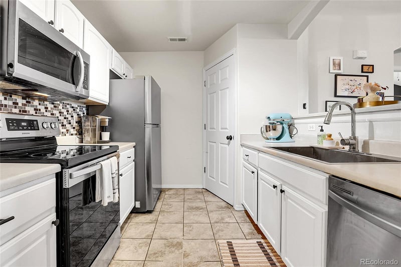 5255 Memphis St #1023, Denver, CO 80239