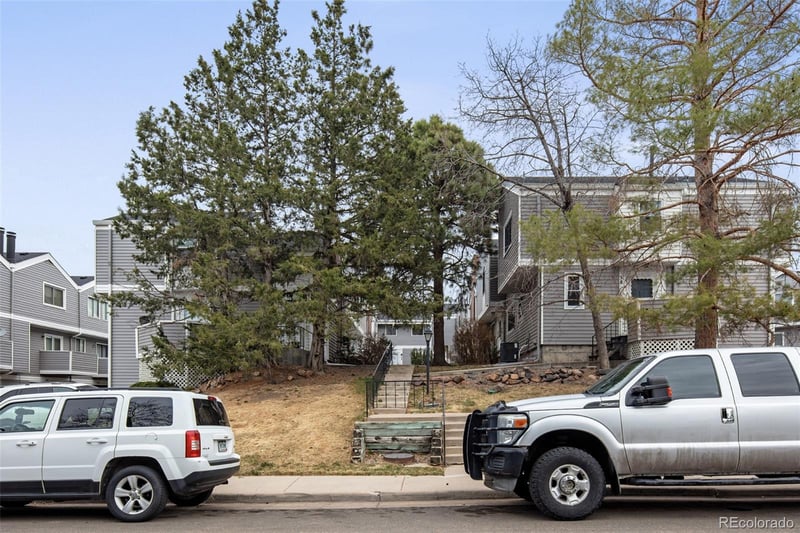 46 Nome St, Aurora, CO 80012