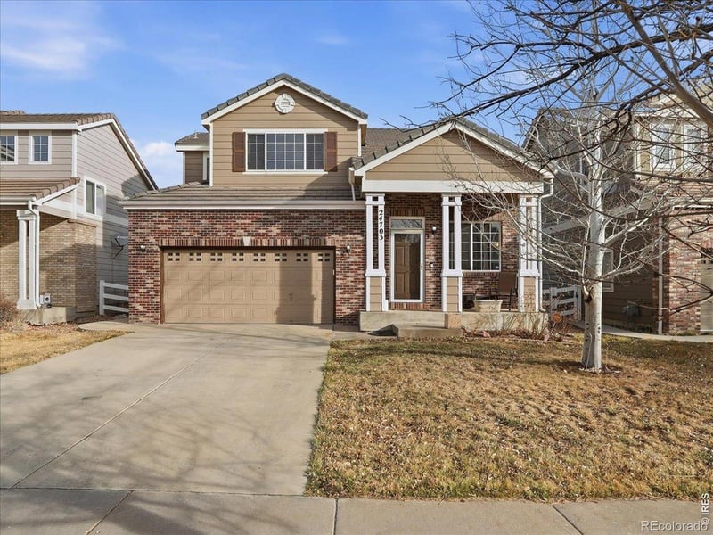 24703 Kansas Cir, Aurora, CO 80018