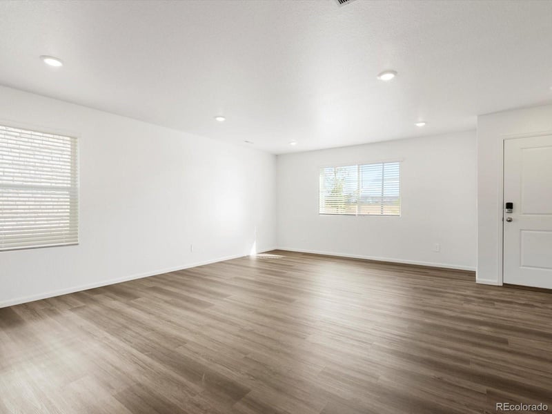 21097 65th Ave, Aurora, CO 80019