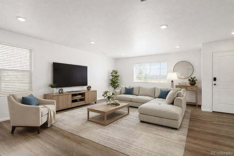 21097 65th Ave, Aurora, CO 80019