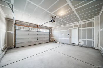 22335 39th Ave, Aurora, CO 80019