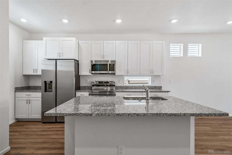 22335 39th Ave, Aurora, CO 80019