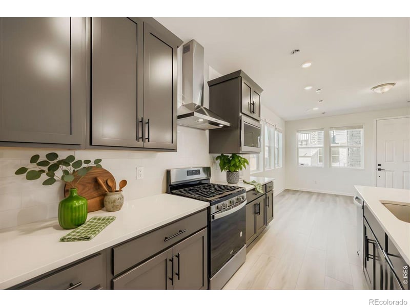 2827 Bear Springs Cir, Longmont, CO 80503