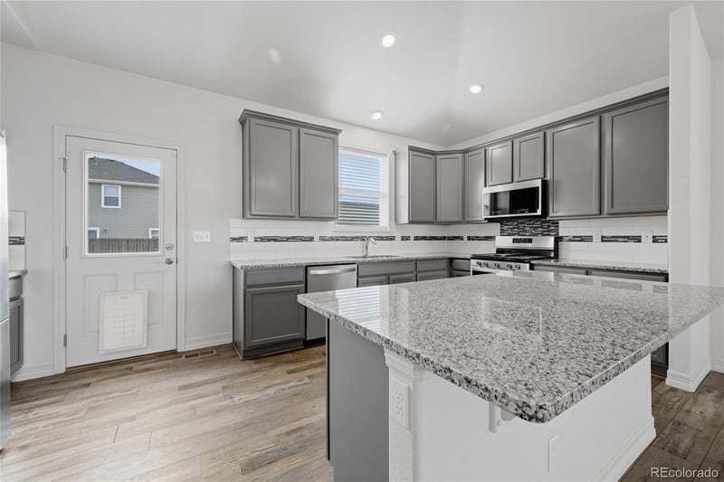 56300 25th Ave, Strasburg, CO 80136