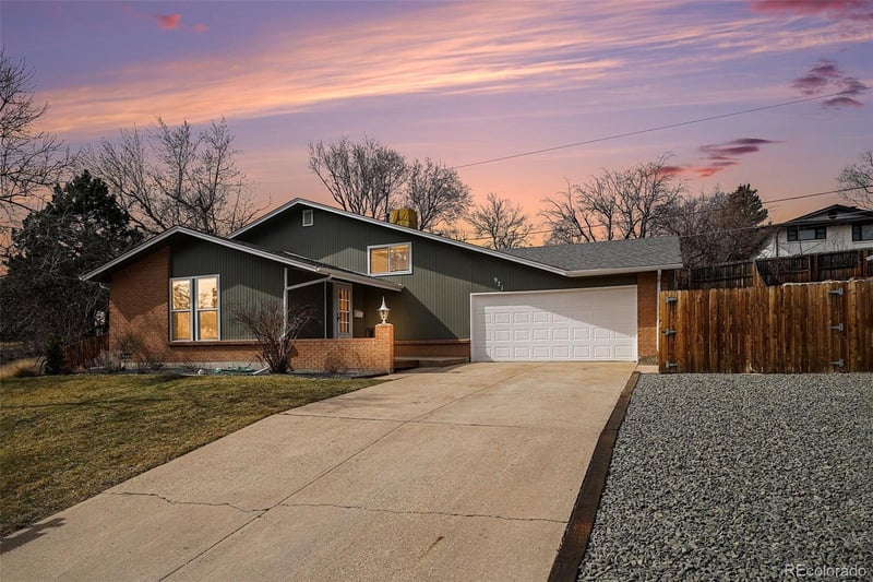 971 Arbutus St, Lakewood, CO 80228