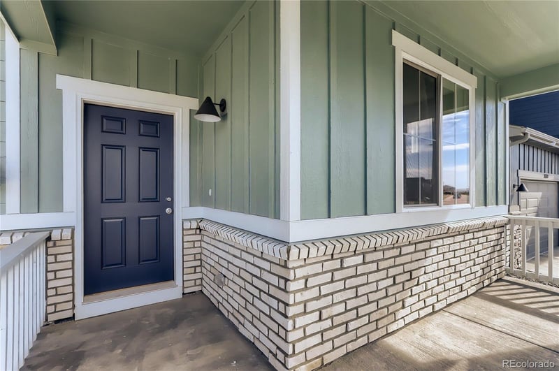 54955 28th Pl, Strasburg, CO 80136