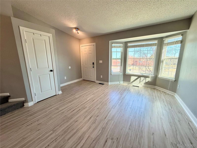 5559 Killarney St, Centennial, CO 80015