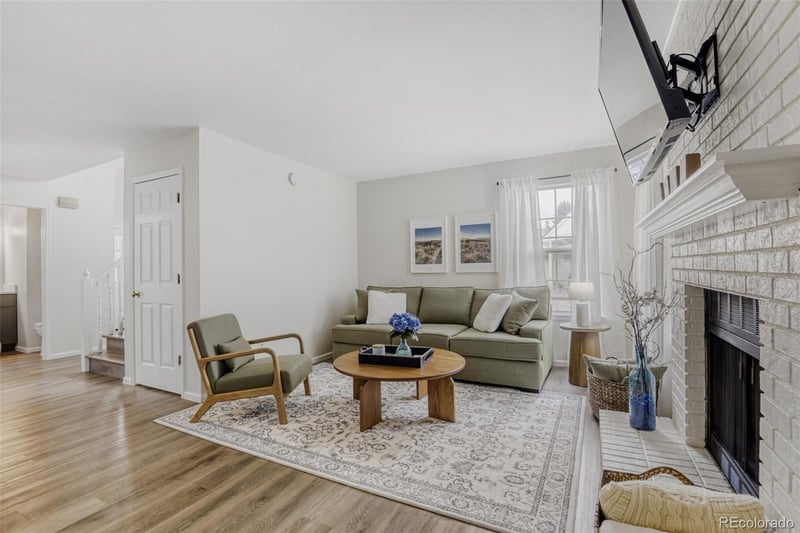 6907 Briarwood Cir, Centennial, CO 80112