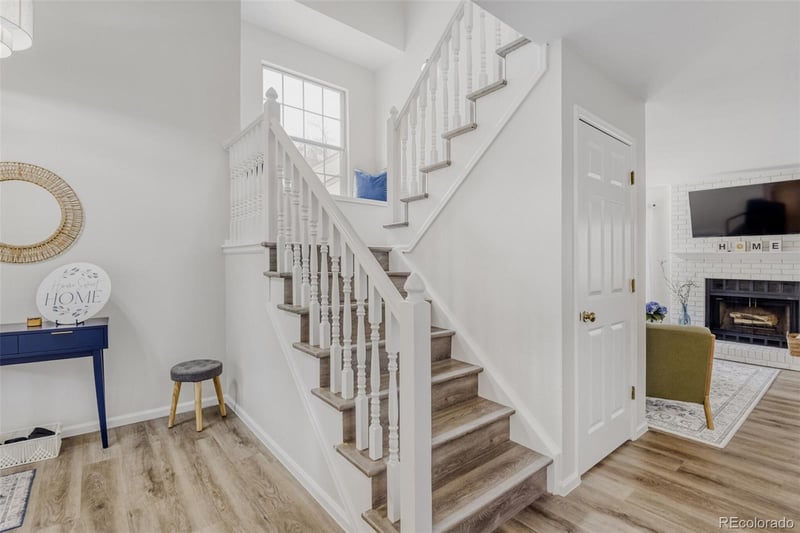 6907 Briarwood Cir, Centennial, CO 80112