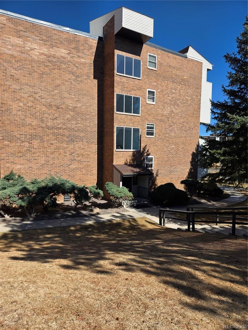 1250 Golden Cir #305, Golden, CO 80401