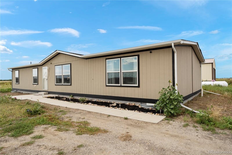 69501 E 72nd Ave, Byers, CO 80103
