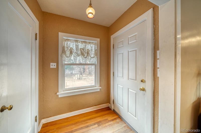 8225 W Us Highway 24, Cascade, CO 80809