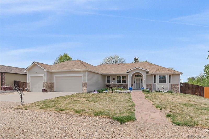 1075 Elmira St, Denver, CO 80247