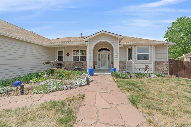 1075 Elmira St, Denver, CO 80247