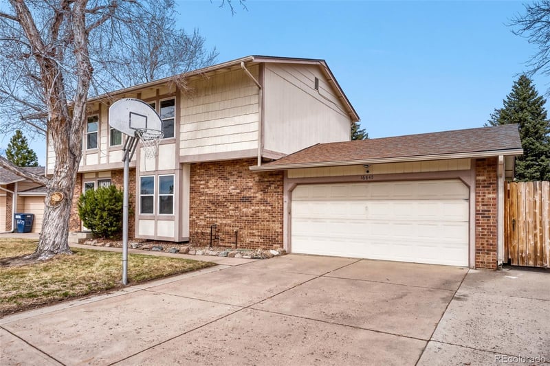 16847 Kent Dr, Aurora, CO 80013
