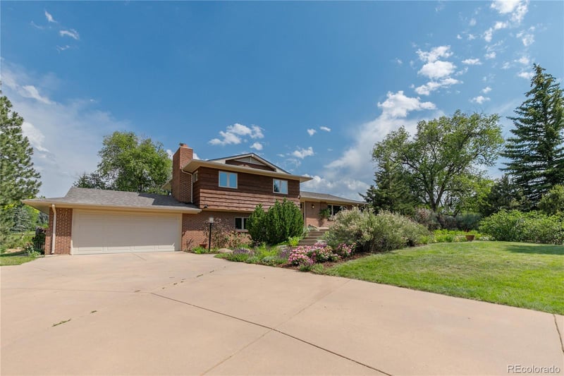 8836 Marathon Rd, Niwot, CO 80503